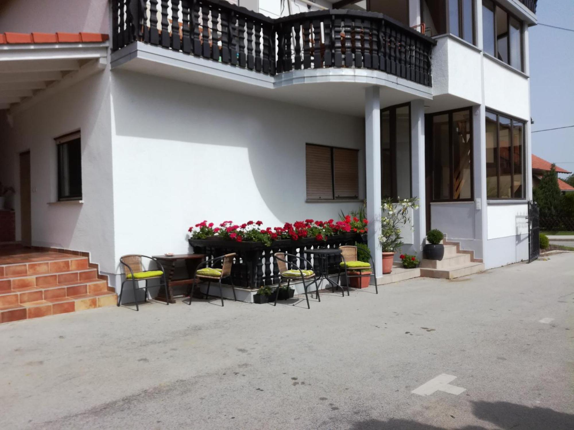 Apartment Oletic 4*
